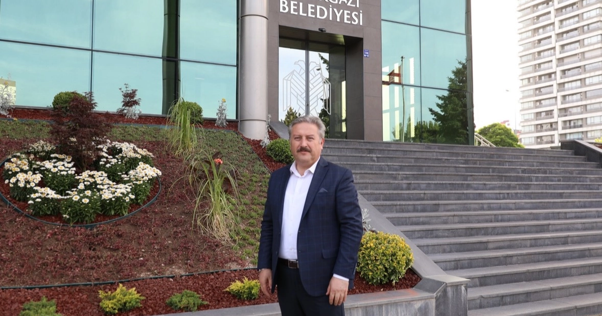 Carsi melikgaziden siir ve turku yukselecek 1CvqK42U