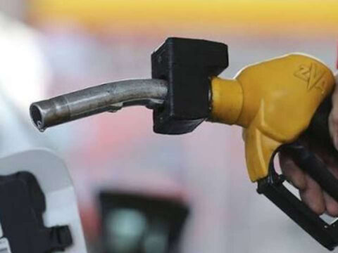 Motorin ve benzine tek kalemde inanilmaz zam tabelayi goren inanamadi sw87Vahx